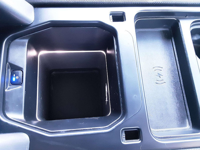 Land Rover Defender 2.0 Defender X-Dynamic SE PHEV Auto 4WD 5dr 5dr Automatic 2026