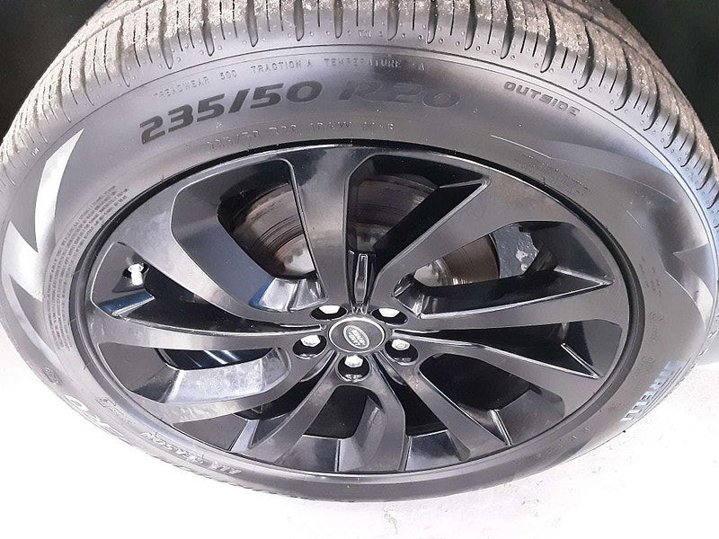 Land Rover Discovery Sport 1.5 Discovery Sport R-Dynamic HSE P300e Auto 4WD 5dr 5dr Automatic 2025
