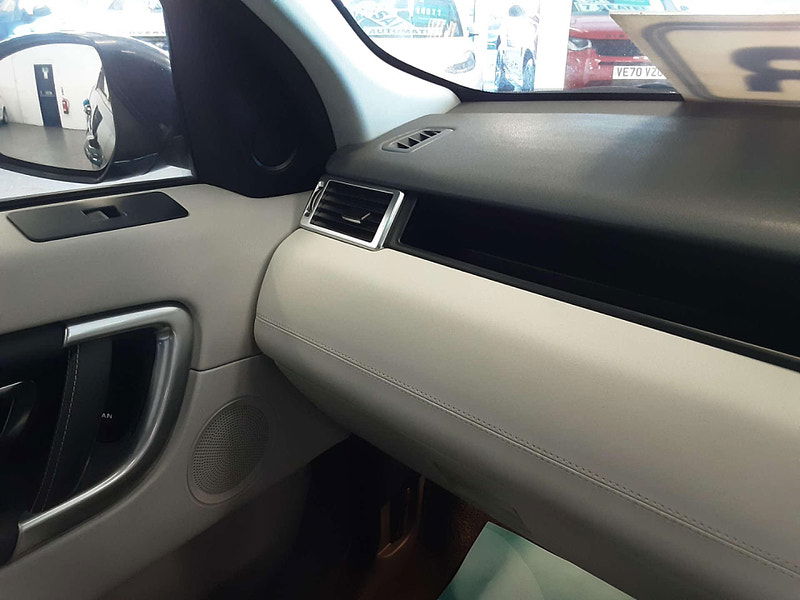 Land Rover Discovery Sport 2.0 Discovery Sport HSE TD4 4WD 5dr 5dr Manual 2025