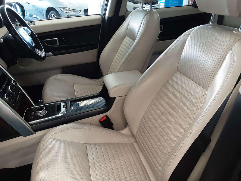 Land Rover Discovery Sport 2.0 Discovery Sport Luxury HSE TD4 Auto 4WD 5dr 5dr Automatic 2025