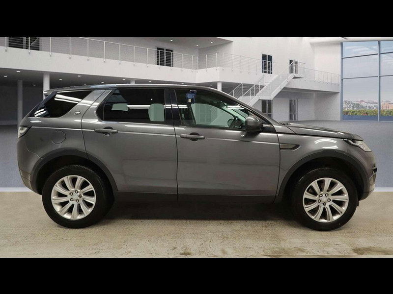Land Rover Discovery Sport 2.0 Discovery Sport SE Tech TD4 4WD 5dr 5dr Manual 2025