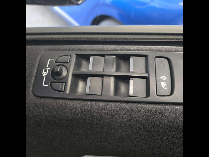 Land Rover Discovery Sport 2.2 Discovery Sport Luxury HSE SD4 Auto 4WD 5dr 5dr Automatic 2026