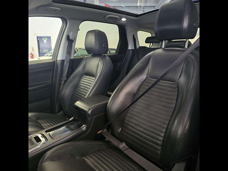 Land Rover Discovery Sport 2.2 Discovery Sport Luxury HSE SD4 Auto 4WD 5dr 5dr Automatic 2025