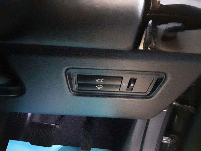 Land Rover Range Rover 4.4 Range Rover Vogue SDV8 Auto 4WD 5dr 5dr Automatic 2025