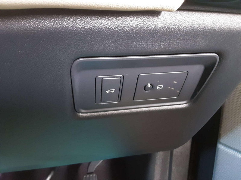 Land Rover Range Rover Sport 3.0 Range Rover Sport HSE SDV6 Auto 4WD 5dr 5dr Automatic 2026