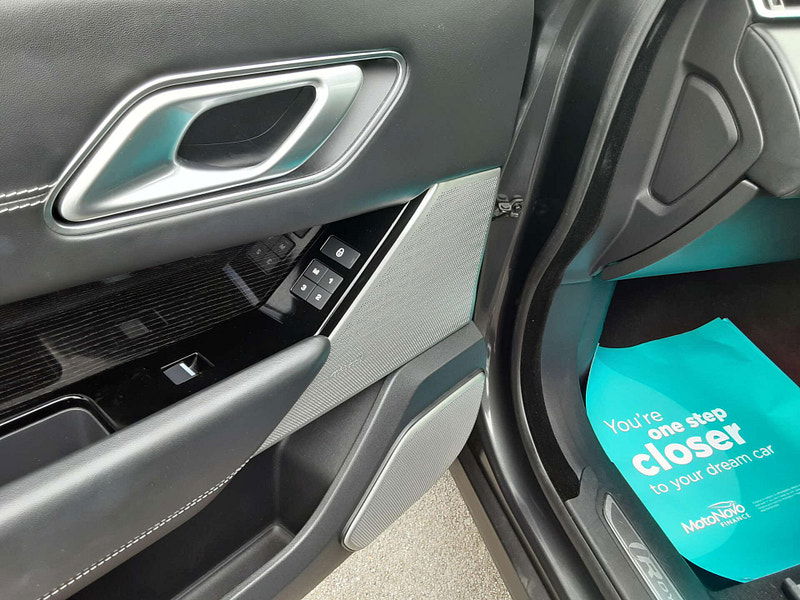 Land Rover Range Rover Velar 2.0 Range Rover Velar R-Dynamic HSE D240 Auto 4WD 5dr 5dr Automatic 2025