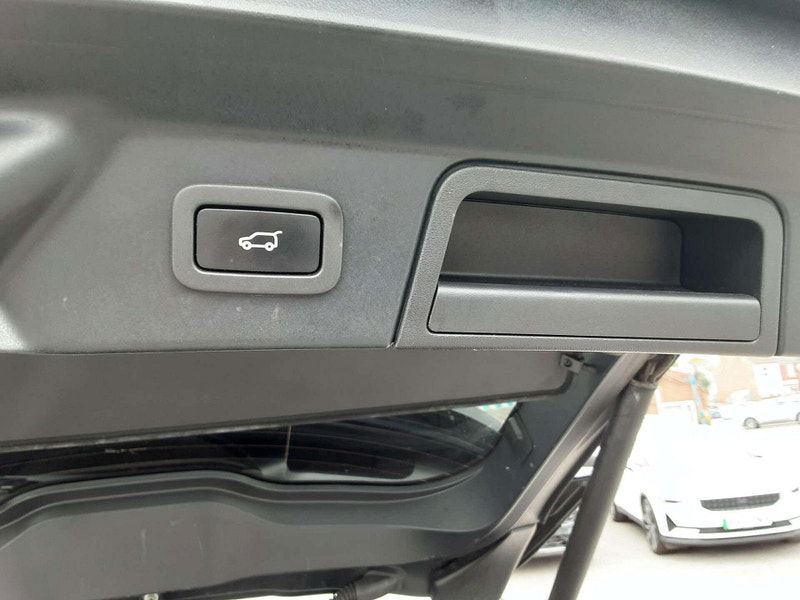 Land Rover Range Rover Velar 2.0 Range Rover Velar R-Dynamic HSE D240 Auto 4WD 5dr 5dr Automatic 2025