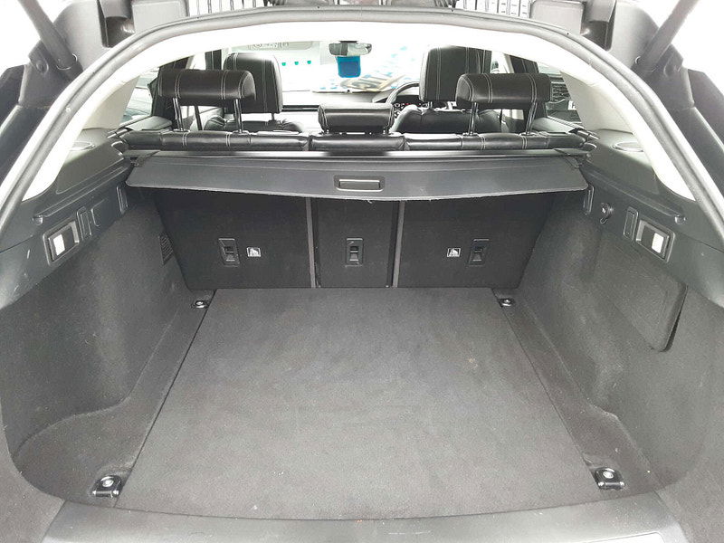 Land Rover Range Rover Velar 2.0 Range Rover Velar R-Dynamic HSE D240 Auto 4WD 5dr 5dr Automatic 2025