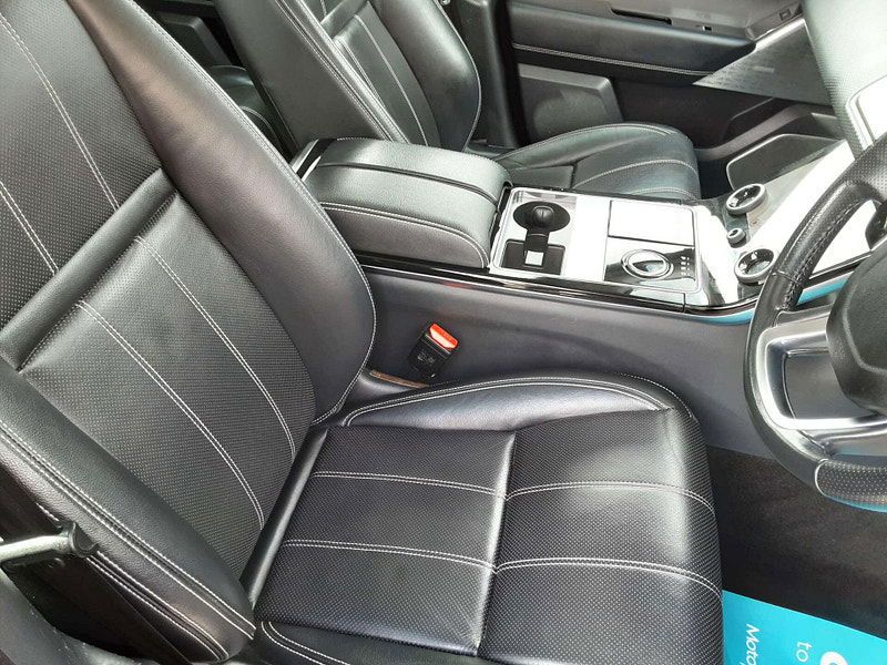 Land Rover Range Rover Velar 3.0 Range Rover Velar SE D300 Auto 4WD 5dr 5dr Automatic 2025