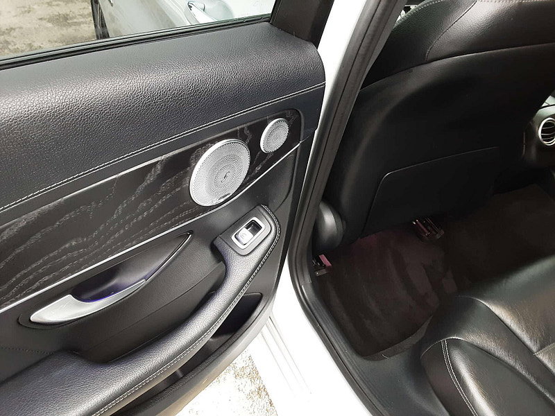 Mercedes-Benz C-Class 2.0 C 300 AMG Line Night Edition Premium+ de Auto 5dr 5dr Automatic 2026