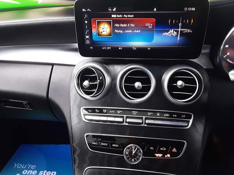 Mercedes-Benz C-Class 2.0 C 300 AMG Line Night Edition Premium+ de Auto 5dr 5dr Automatic 2026