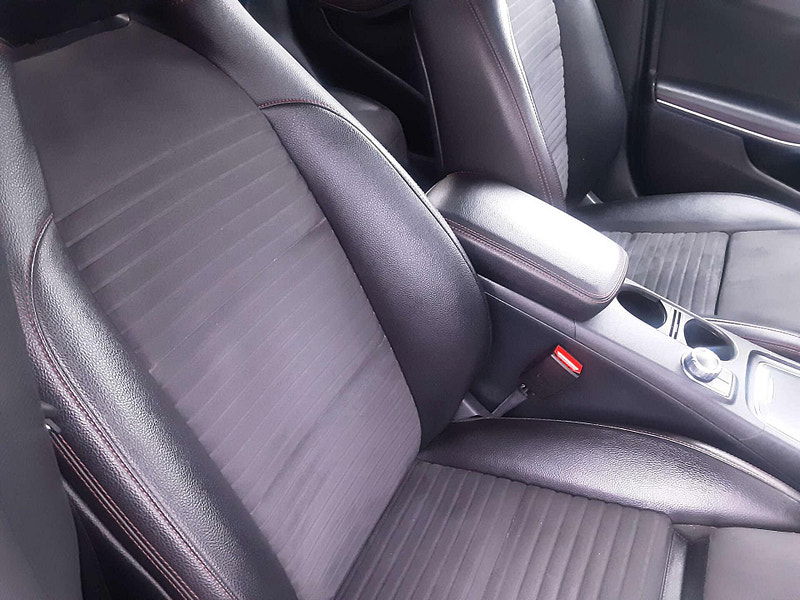 Mercedes-Benz GLA 2.1 GLA 200 AMG Line Executive D 4Matic Auto 4WD 5dr 5dr Automatic 2025