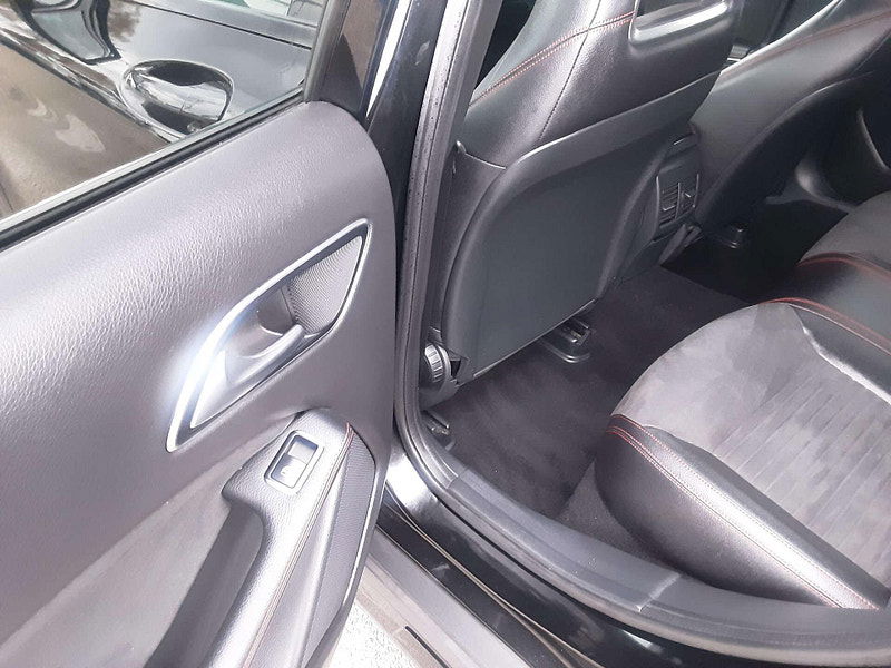 Mercedes-Benz GLA 2.1 GLA 200 AMG Line Executive D 4Matic Auto 4WD 5dr 5dr Automatic 2025