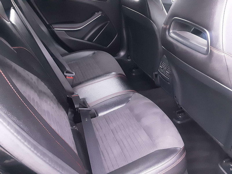 Mercedes-Benz GLA 2.1 GLA 200 AMG Line Executive D 4Matic Auto 4WD 5dr 5dr Automatic 2025