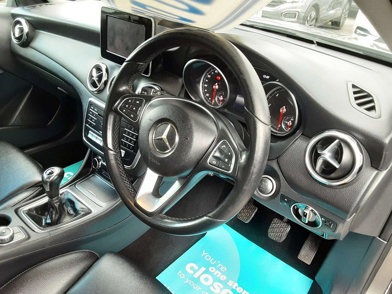 Mercedes-Benz GLA 2.1 GLA 200 SE D 5dr 5dr Manual 2026