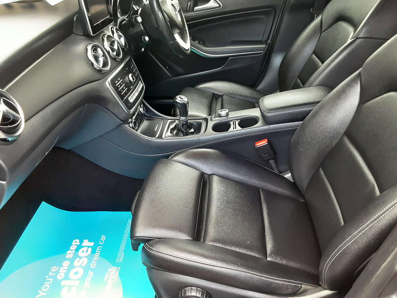 Mercedes-Benz GLA 2.1 GLA 200 SE D 5dr 5dr Manual 2026