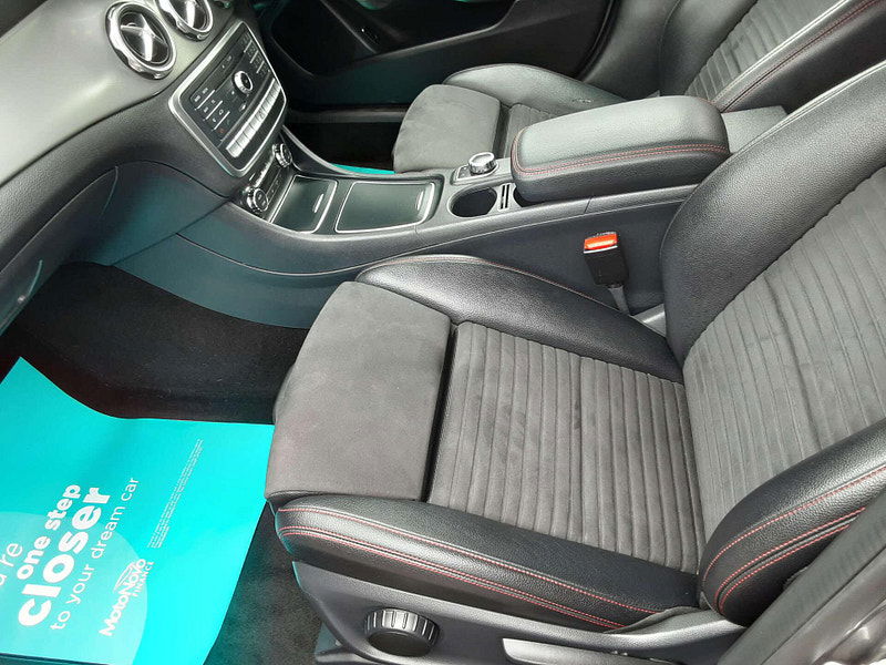 Mercedes-Benz GLA 2.1 GLA 220 AMG Line Premium D 4Matic Auto 4WD 5dr 5dr Automatic 2025