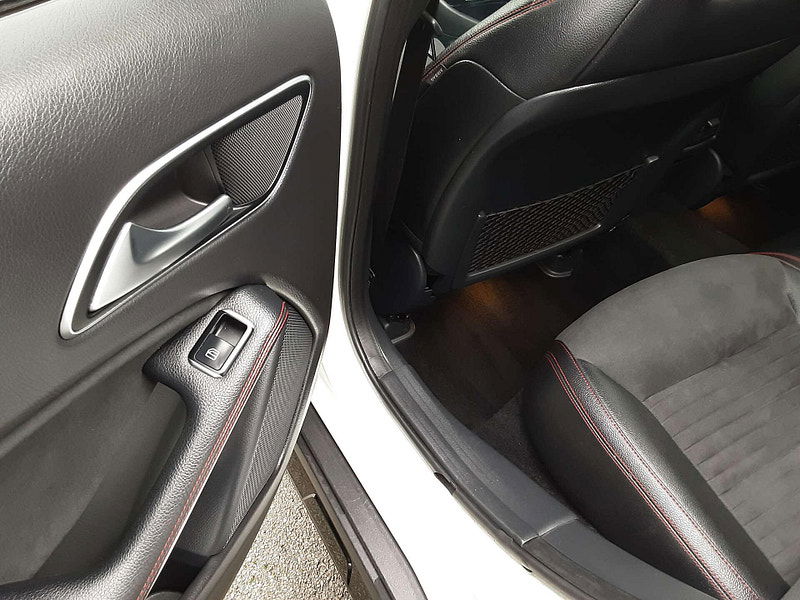 Mercedes-Benz GLA 2.1 GLA 220 D 4Matic AMG Line Premium+ Auto 4WD 5dr 5dr Automatic 2026