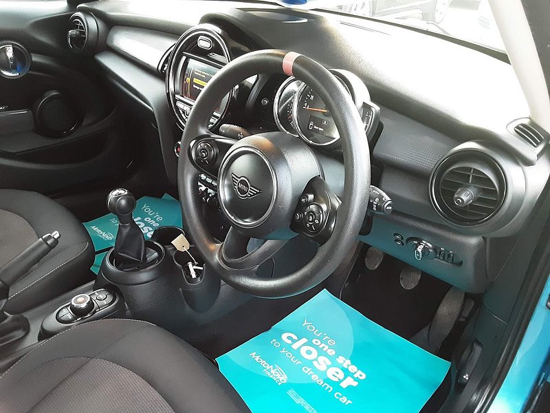MINI Hatch 1.5 Cooper Classic Euro 6 (s/s) 5dr 5dr Manual 2024