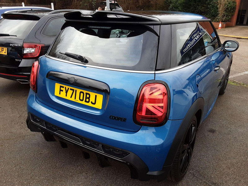 MINI Hatch 1.5 Cooper Sport Euro 6 (s/s) 3dr 3dr Manual 2025