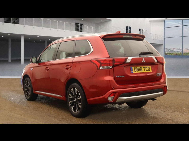Mitsubishi Outlander 2.0 Outlander 5hs PHEV CVT 4WD 5dr 5dr Automatic 2025