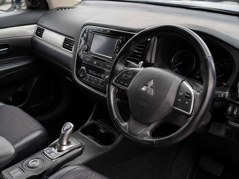 Mitsubishi Outlander 2.0 Outlander GX 3h PHEV Auto 4WD 5dr 5dr Automatic 2026