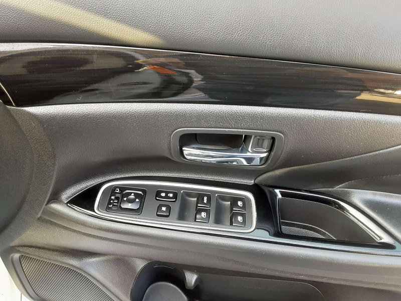 Mitsubishi Outlander 2.0 Outlander GX 4h PHEV Semi-Auto 4WD 5dr 5dr Automatic 2026