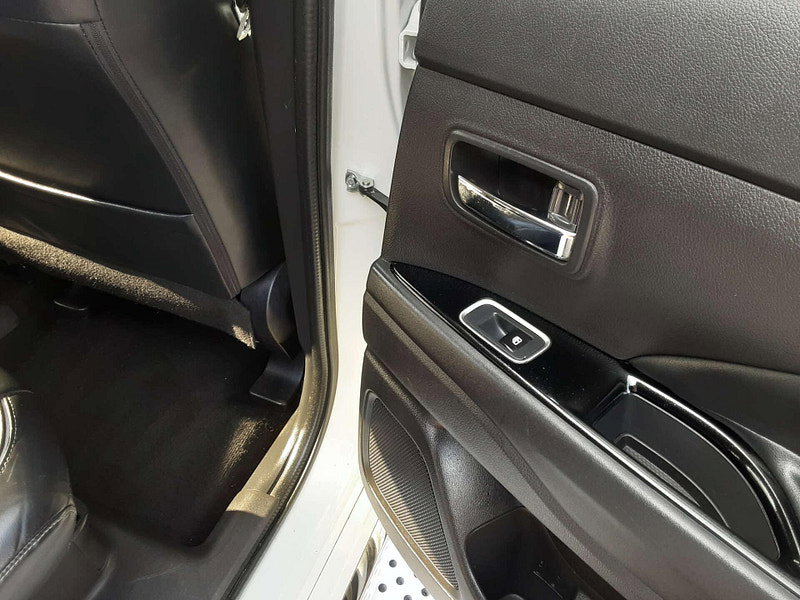 Mitsubishi Outlander 2.0 Outlander GX 4h PHEV Semi-Auto 4WD 5dr 5dr Automatic 2026