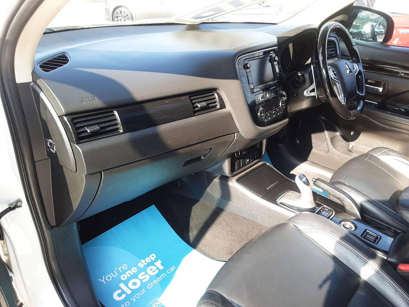 Mitsubishi Outlander 2.0 Outlander GX 4h PHEV Semi-Auto 4WD 5dr 5dr Automatic 2026