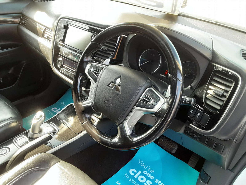 Mitsubishi Outlander 2.0 Outlander GX 4h PHEV Semi-Auto 4WD 5dr 5dr Automatic 2026