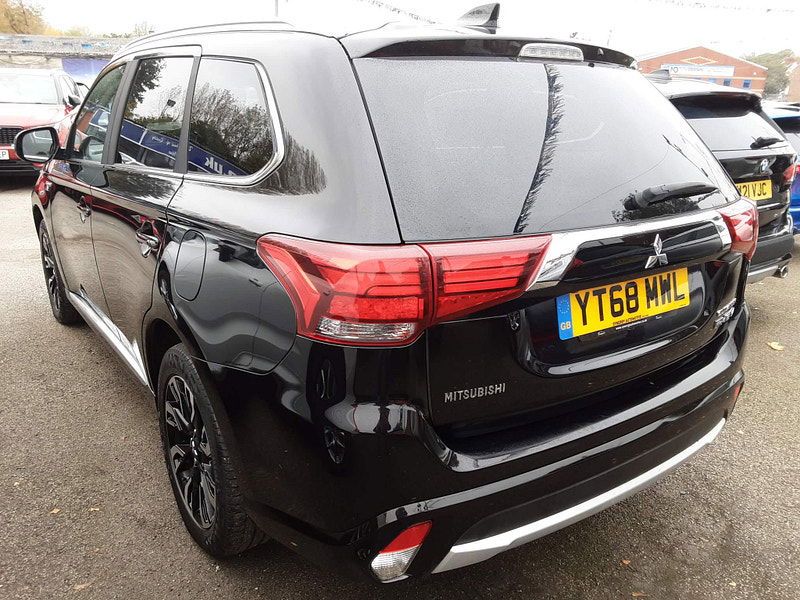 Mitsubishi Outlander 2.0h 12kWh 4h CVT 4WD Euro 6 (s/s) 5dr 5dr Automatic 2024