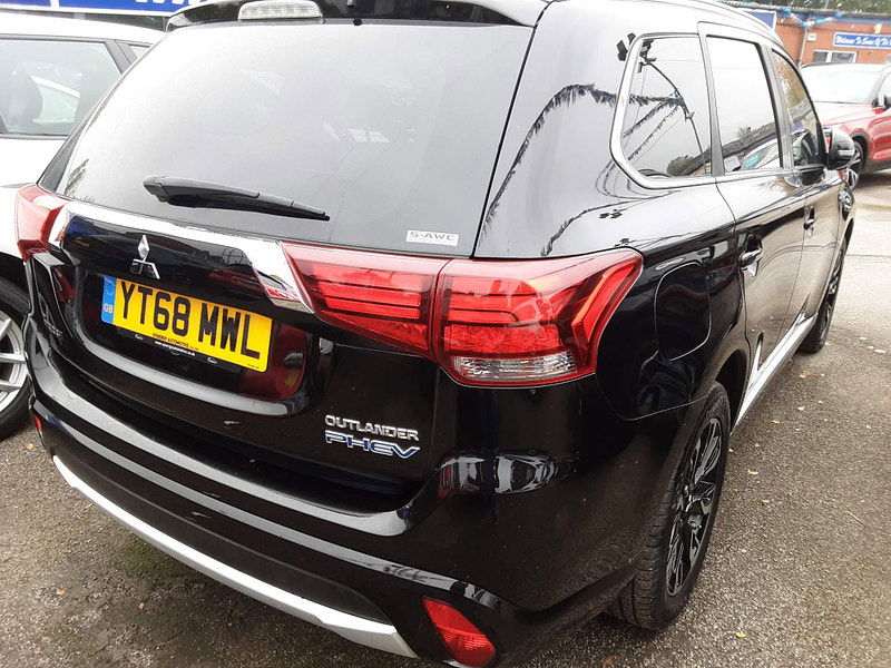 Mitsubishi Outlander 2.0h 12kWh 4h CVT 4WD Euro 6 (s/s) 5dr 5dr Automatic 2024