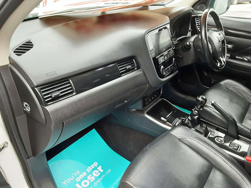 Mitsubishi Outlander 2.3 Outlander DI-D 4 4WD 5dr 5dr Manual 2026