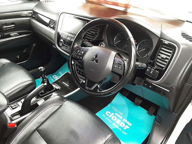 Mitsubishi Outlander 2.3 Outlander DI-D 4 4WD 5dr 5dr Manual 2026