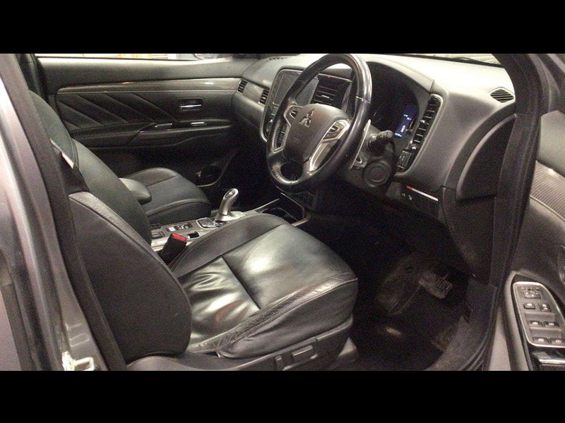 Mitsubishi Outlander 2.4 Outlander 4h PHEV CVT 4WD 5dr 5dr Automatic 2026