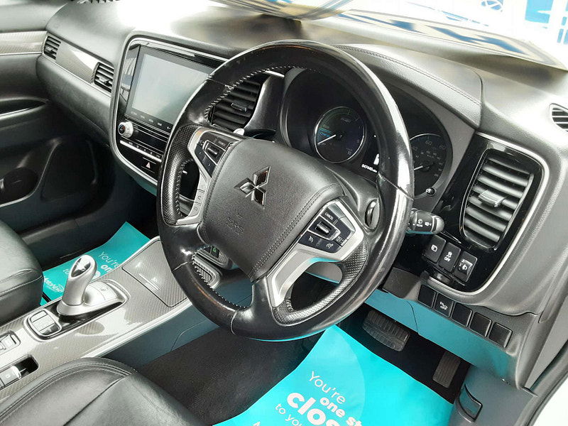 Mitsubishi Outlander 2.4 Outlander Dynamic PHEV CVT 4WD 5dr 5dr Automatic 2025