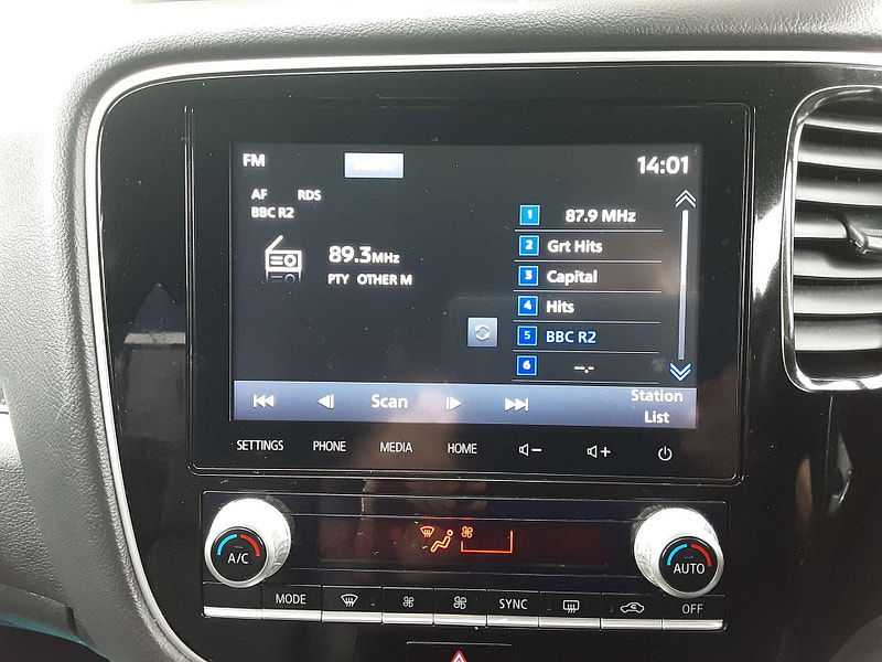 Mitsubishi Outlander 2.4 Outlander Dynamic PHEV CVT 4WD 5dr 5dr Automatic 2026