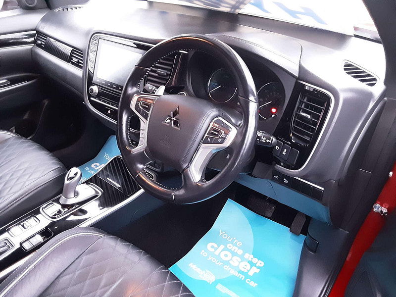 Mitsubishi Outlander 2.4 Outlander Exceed PHEV CVT 4WD 5dr 5dr Automatic 2025