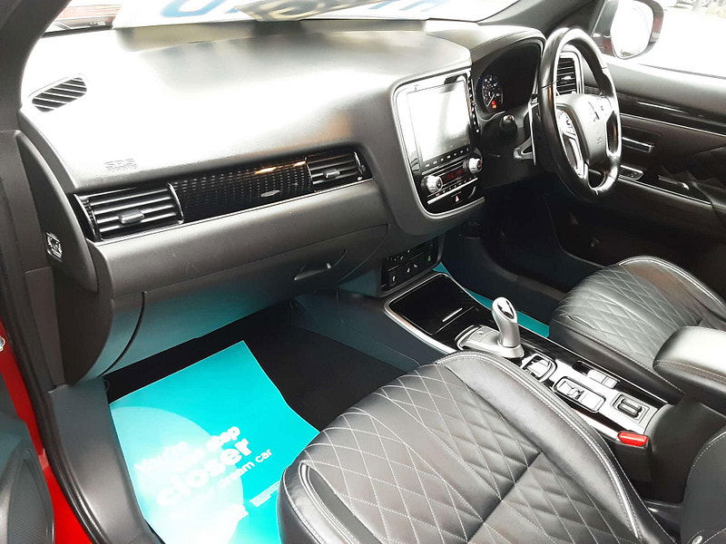 Mitsubishi Outlander 2.4 Outlander Exceed PHEV CVT 4WD 5dr 5dr Automatic 2025