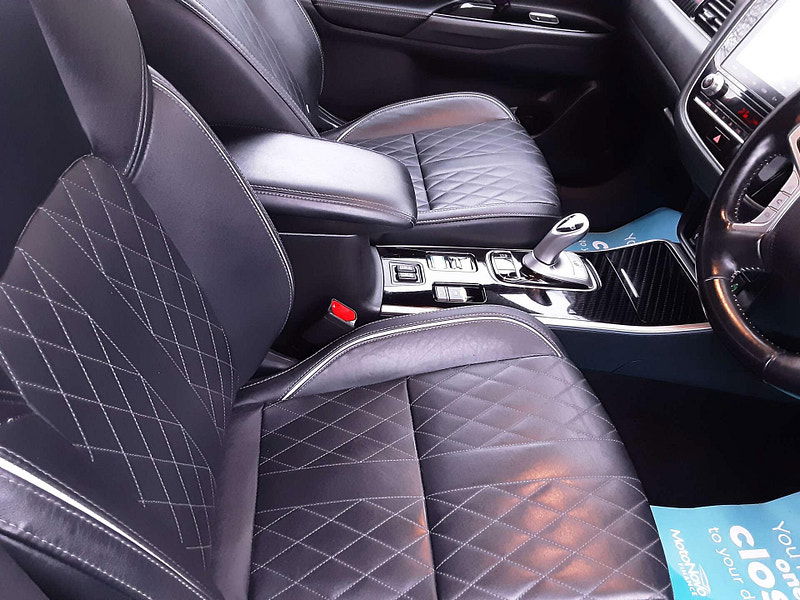 Mitsubishi Outlander 2.4 Outlander Exceed PHEV CVT 4WD 5dr 5dr Automatic 2025