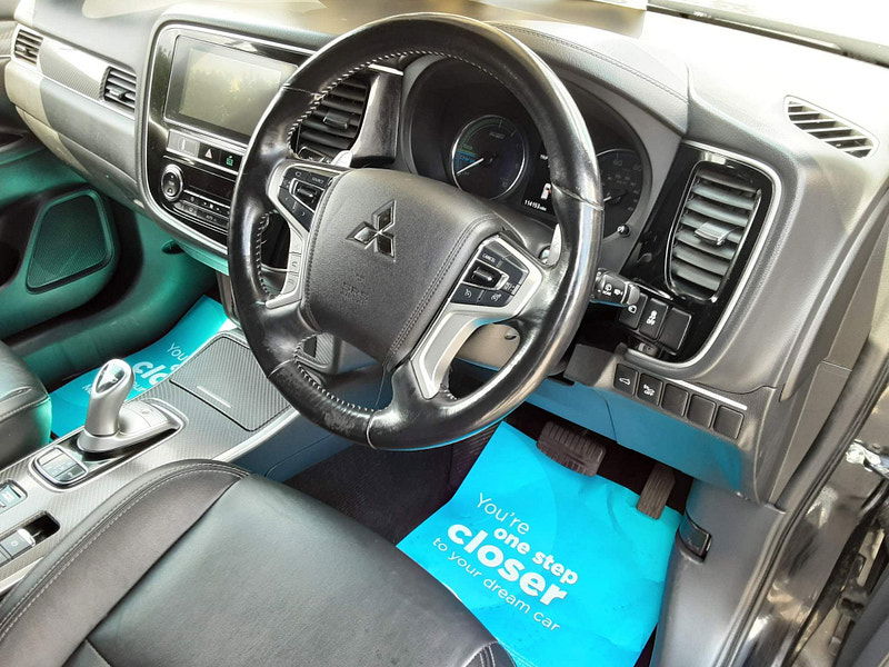 Mitsubishi Outlander 2.4h TwinMotor 13.8kWh 4h CVT 4WD Euro 6 (s/s) 5dr 5dr Automatic 2025