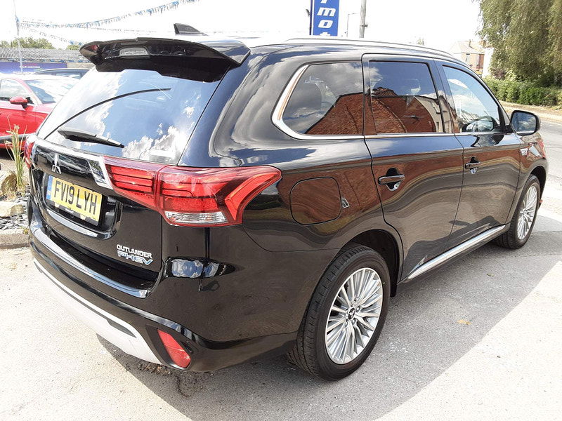 Mitsubishi Outlander 2.4h TwinMotor 13.8kWh 4h CVT 4WD Euro 6 (s/s) 5dr 5dr Automatic 2025