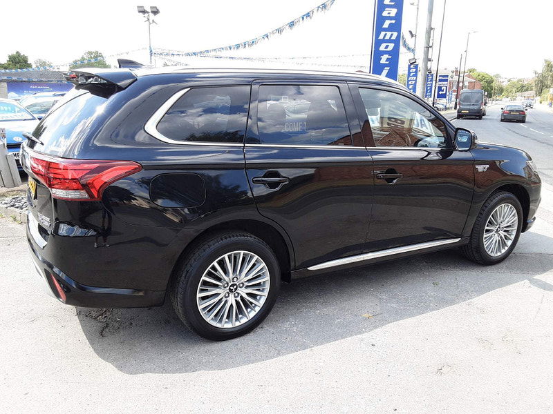 Mitsubishi Outlander 2.4h TwinMotor 13.8kWh 4h CVT 4WD Euro 6 (s/s) 5dr 5dr Automatic 2025