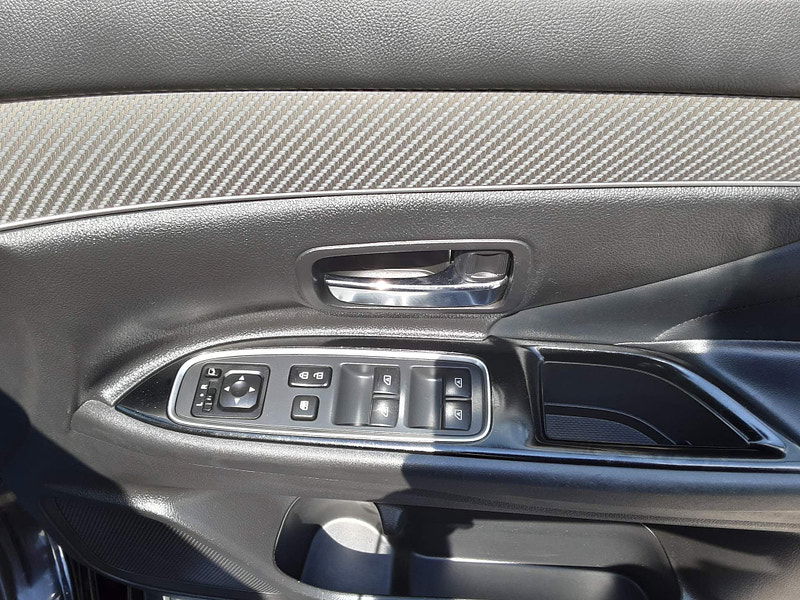 Mitsubishi Outlander 2.4h TwinMotor 13.8kWh 4h CVT 4WD Euro 6 (s/s) 5dr 5dr Automatic 2025