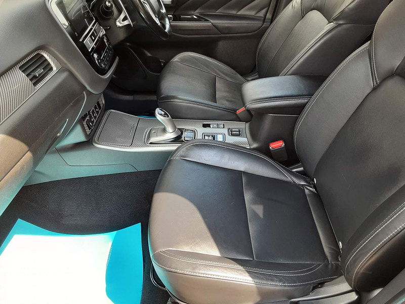 Mitsubishi Outlander 2.4h TwinMotor 13.8kWh 4h CVT 4WD Euro 6 (s/s) 5dr 5dr Automatic 2025