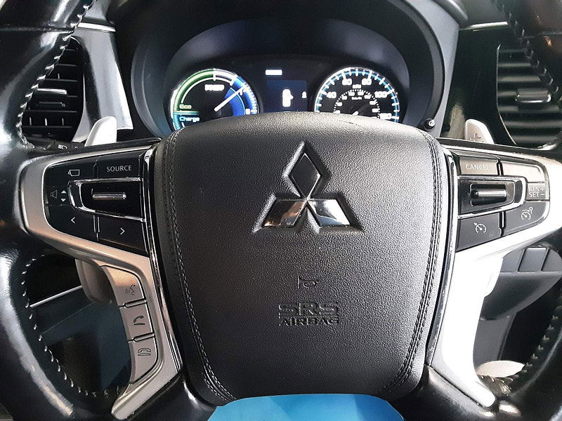Mitsubishi Outlander 2.4h TwinMotor 13.8kWh 4h CVT 4WD Euro 6 (s/s) 5dr 5dr Automatic 2025