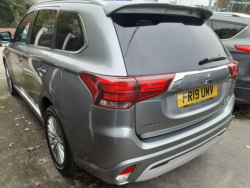 Mitsubishi Outlander 2.4h TwinMotor 13.8kWh 4h CVT 4WD Euro 6 (s/s) 5dr 5dr Automatic 2024