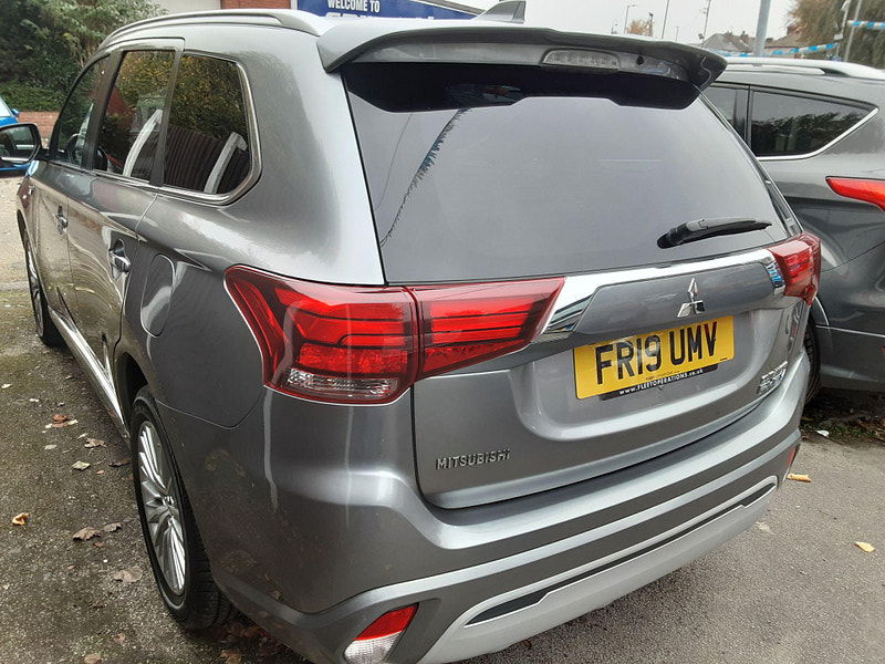 Mitsubishi Outlander 2.4h TwinMotor 13.8kWh 4h CVT 4WD Euro 6 (s/s) 5dr 5dr Automatic 2024