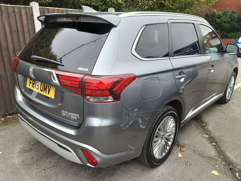 Mitsubishi Outlander 2.4h TwinMotor 13.8kWh 4h CVT 4WD Euro 6 (s/s) 5dr 5dr Automatic 2024