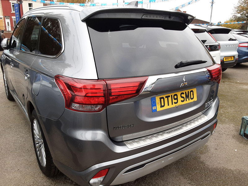 Mitsubishi Outlander 2.4h TwinMotor 13.8kWh 4h CVT 4WD Euro 6 (s/s) 5dr 5dr Automatic 2024